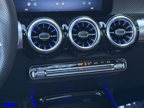 New 2026 Mercedes-Benz GLB 250 image 42