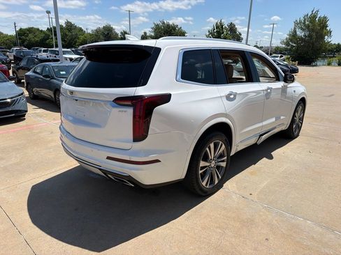 Used 2021 Cadillac XT6 Premium Luxury w/ Platinum Package AWD/4WD image 5