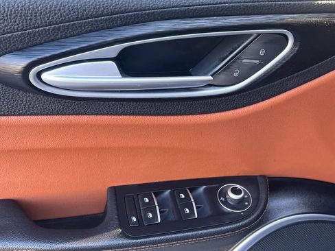 Used 2018 Alfa Romeo Giulia image 12