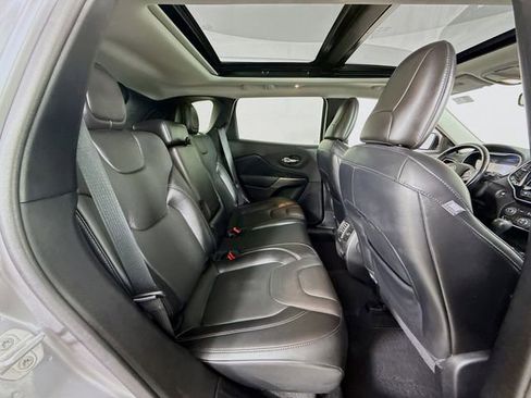 Used 2021 Jeep Cherokee Limited image 26