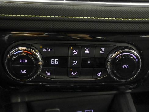 Used 2024 Chevrolet TrailBlazer ACTIV w/ Convenience Package AWD/4WD image 28