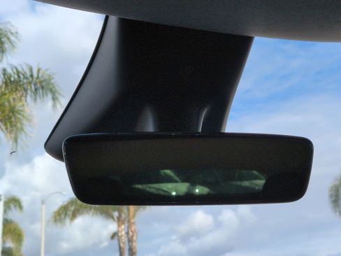 Used 2024 Tesla Model Y 2WD image 27