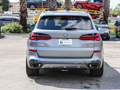 New 2026 BMW X5 xDrive50e image 5