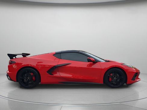 Used 2021 Chevrolet Corvette Stingray Coupe w/ 1LT RWD image 39