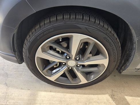 Used 2021 Hyundai Kona Limited FWD image 5