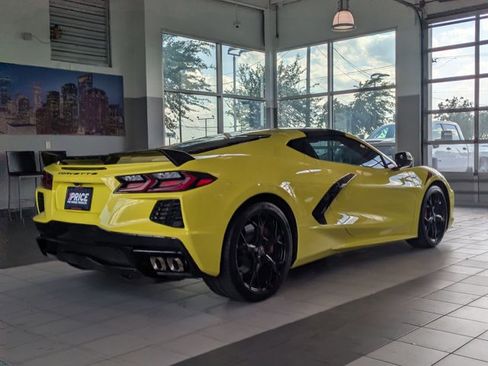 Used 2020 Chevrolet Corvette Stingray Coupe w/ Z51 Performance Package RWD image 5