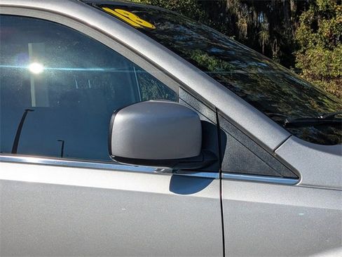 Used 2018 Dodge Grand Caravan SXT image 10