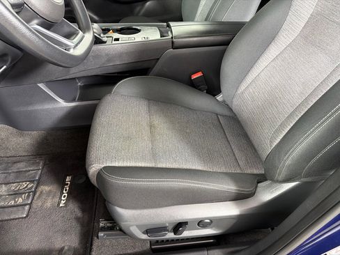 Used 2023 Nissan Rogue SV image 13