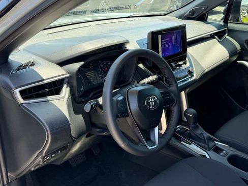 Used 2024 Toyota Corolla Cross AWD Hybrid w/ Moonroof Package image 10