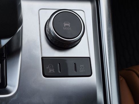 Used 2024 Jaguar XF R-Dynamic SE image 32