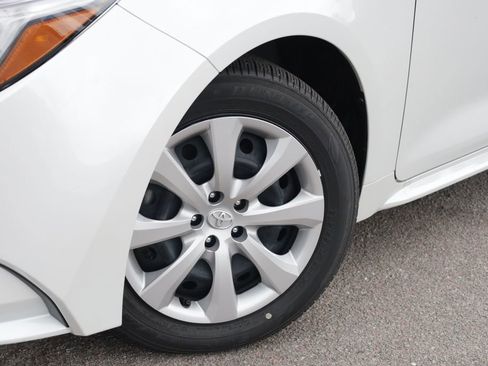 Used 2025 Toyota Corolla LE image 14