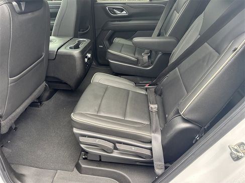 Used 2022 GMC Yukon SLT w/ SLT Premium Package image 21