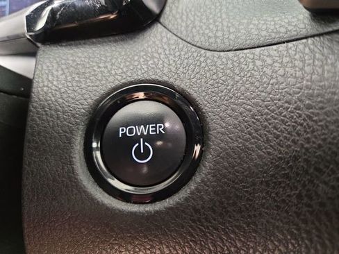 Used 2025 Toyota Camry SE FWD image 23