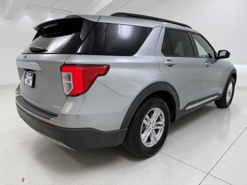 Used 2020 Ford Explorer XLT w/ Equipment Group 202A image 7