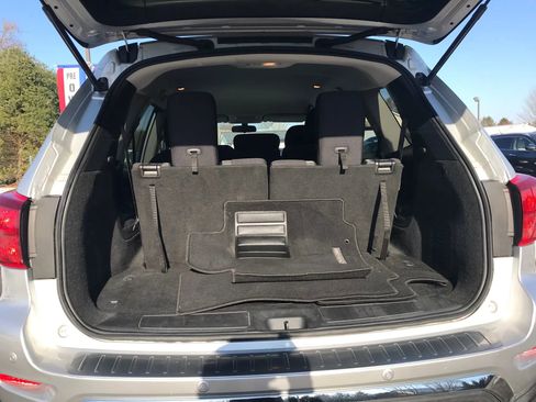 Used 2020 Nissan Pathfinder S image 36