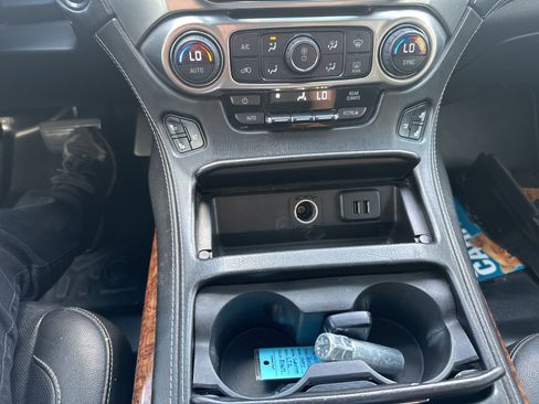 Used 2015 Chevrolet Suburban LTZ image 17