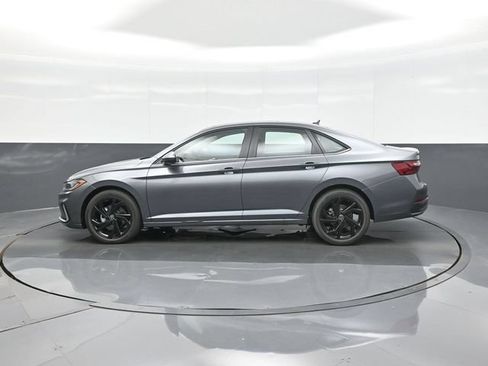 New 2026 Volkswagen Jetta SE FWD image 4