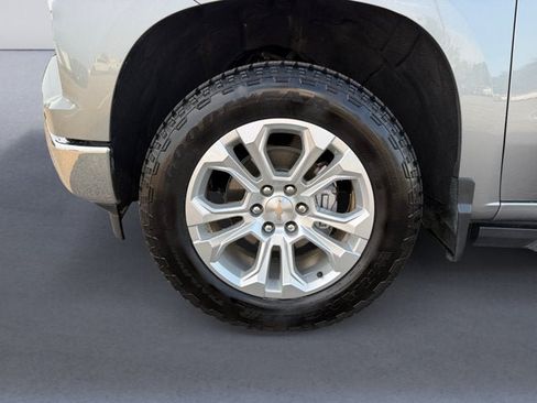 Used 2023 Chevrolet Silverado 1500 LTZ AWD/4WD image 14