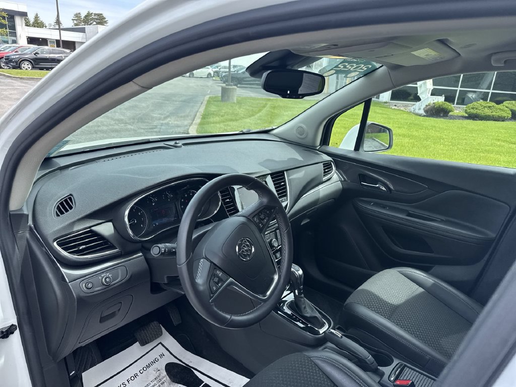 Certified 2022 Buick Encore Preferred AWD/4WD image 18