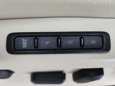 Used 2016 Volkswagen Tiguan SEL FWD image 20