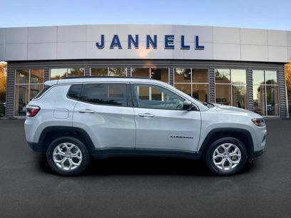 Used 2024 Jeep Compass Latitude w/ Convenience Group