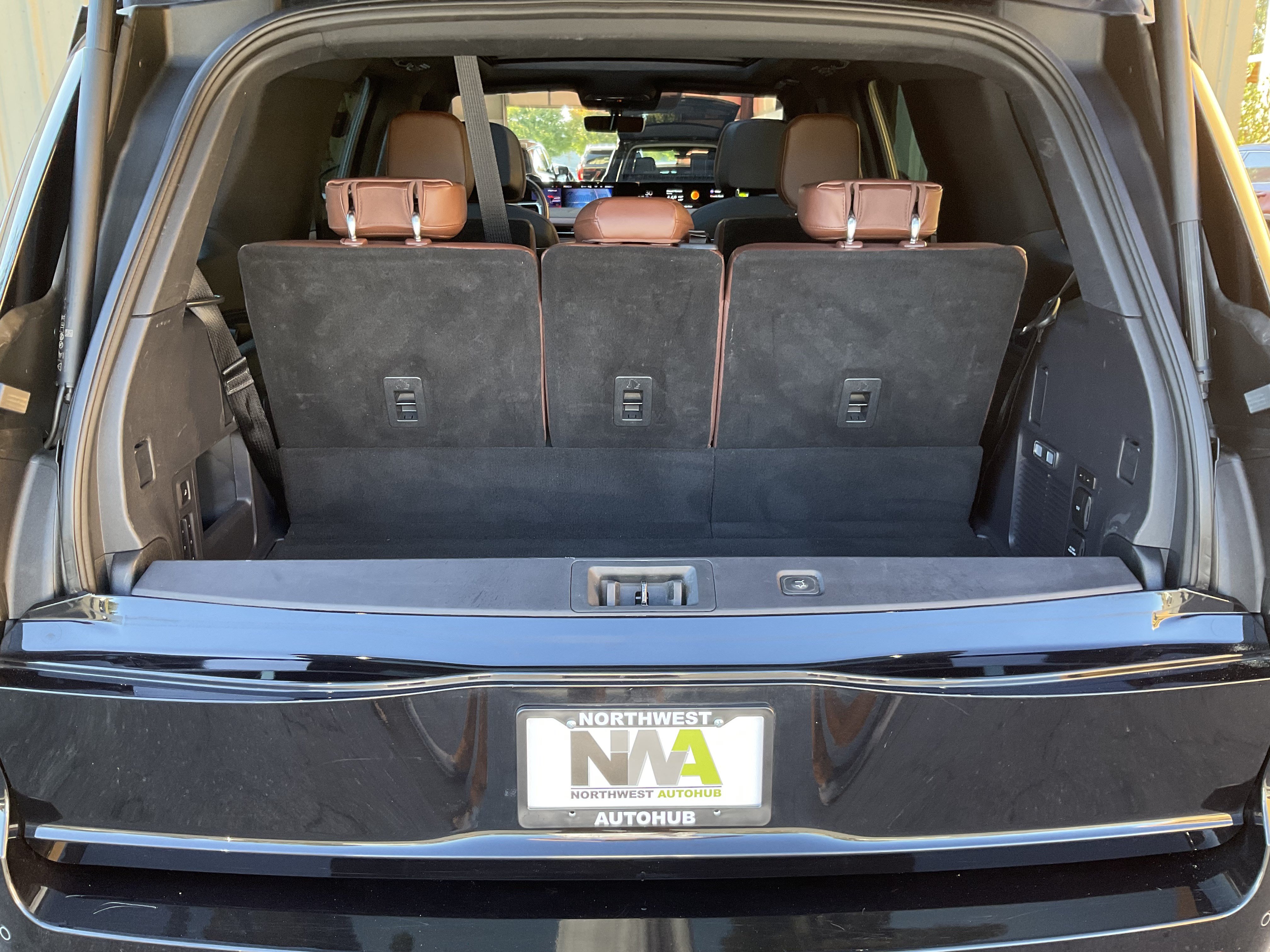 Used 2025 Lincoln Navigator Reserve AWD/4WD image 46
