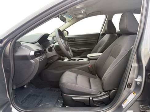 Used 2024 Nissan Altima 2.5 S FWD image 10