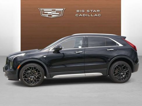 Used 2020 Cadillac XT4 Premium Luxury FWD image 2