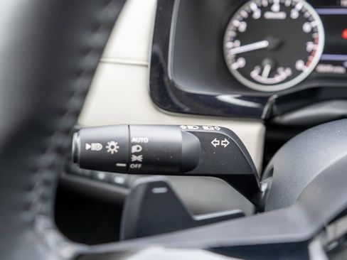 Certified 2025 Nissan Pathfinder SL image 28