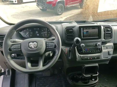 Used 2025 RAM ProMaster 2500 w/ Convenience Group image 32