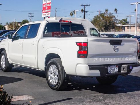 Certified 2022 Nissan Frontier SV w/ Technology Package image 9