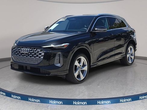 Certified 2025 Audi Q5 Premium Plus w/ Premium Plus AWD/4WD image 1
