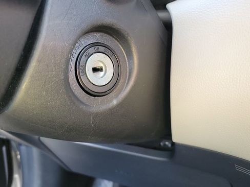 Used 2022 Toyota Corolla Cross L image 27