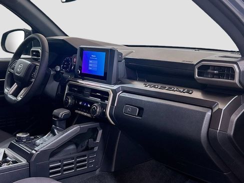 Used 2025 Toyota Tacoma TRD Sport AWD/4WD image 24