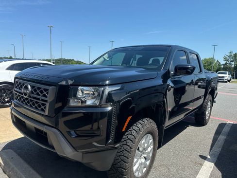 Used 2022 Nissan Frontier SV w/ Graphics Package AWD/4WD image 2