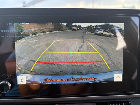 Used 2025 Toyota Camry SE image 19