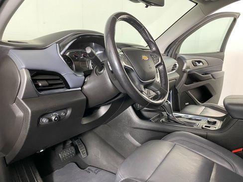 Used 2018 Chevrolet Traverse LT AWD/4WD image 2