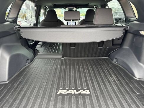 Used 2024 Toyota RAV4 SE w/ Weather & Moonroof Package AWD/4WD image 18