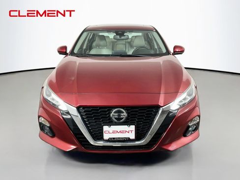 Used 2020 Nissan Altima 2.0 Platinum FWD image 3