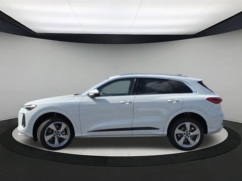 New 2025 Audi Q5 Premium Plus image 4