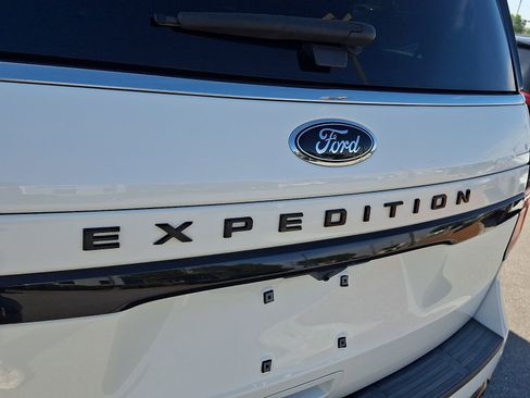 Used 2023 Ford Expedition Limited AWD/4WD image 33
