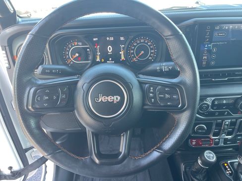 Used 2024 Jeep Gladiator Mojave AWD/4WD image 7