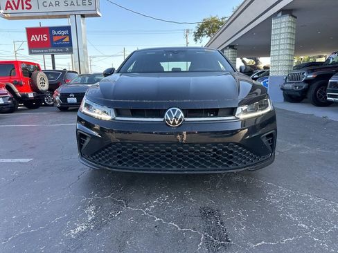 Used 2025 Volkswagen Jetta Sport FWD image 2