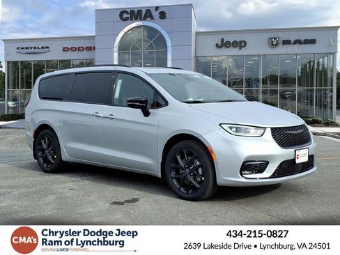 New 2026 Chrysler Pacifica Limited w/ S Appearance Package AWD/4WD image 1