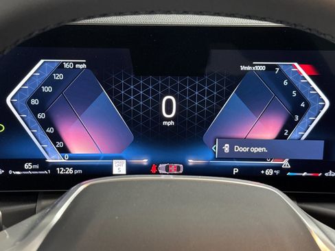 Used 2025 BMW 230i Coupe w/ Convenience Package image 21