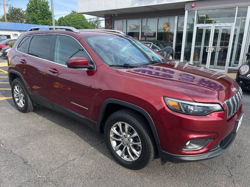 Used 2019 Jeep Cherokee Latitude Plus AWD/4WD image 4