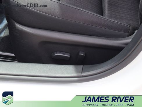 Used 2025 Nissan Altima 2.5 SV FWD image 23