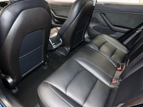 Used 2018 Tesla Model 3 Long Range image 23