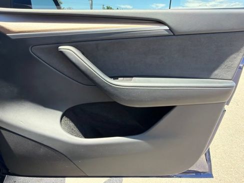 Used 2023 Tesla Model Y Long Range AWD/4WD image 10