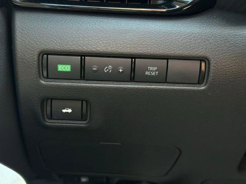Certified 2024 Nissan Sentra SR FWD image 26